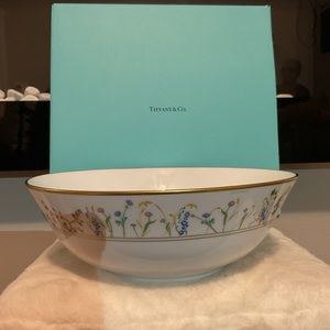 19 Inch White Tiffany Audubon Porcelain Serving Bowl